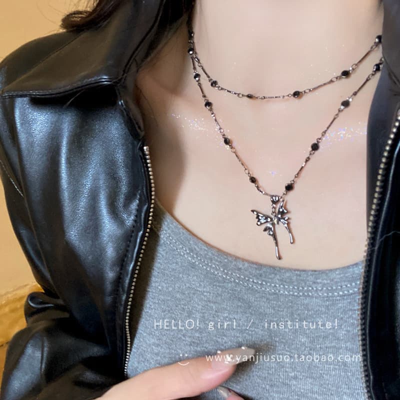 Escuro doce legal borboleta pingente colar feminino dupla camada empilhamento quente menina clavícula corrente gargantil