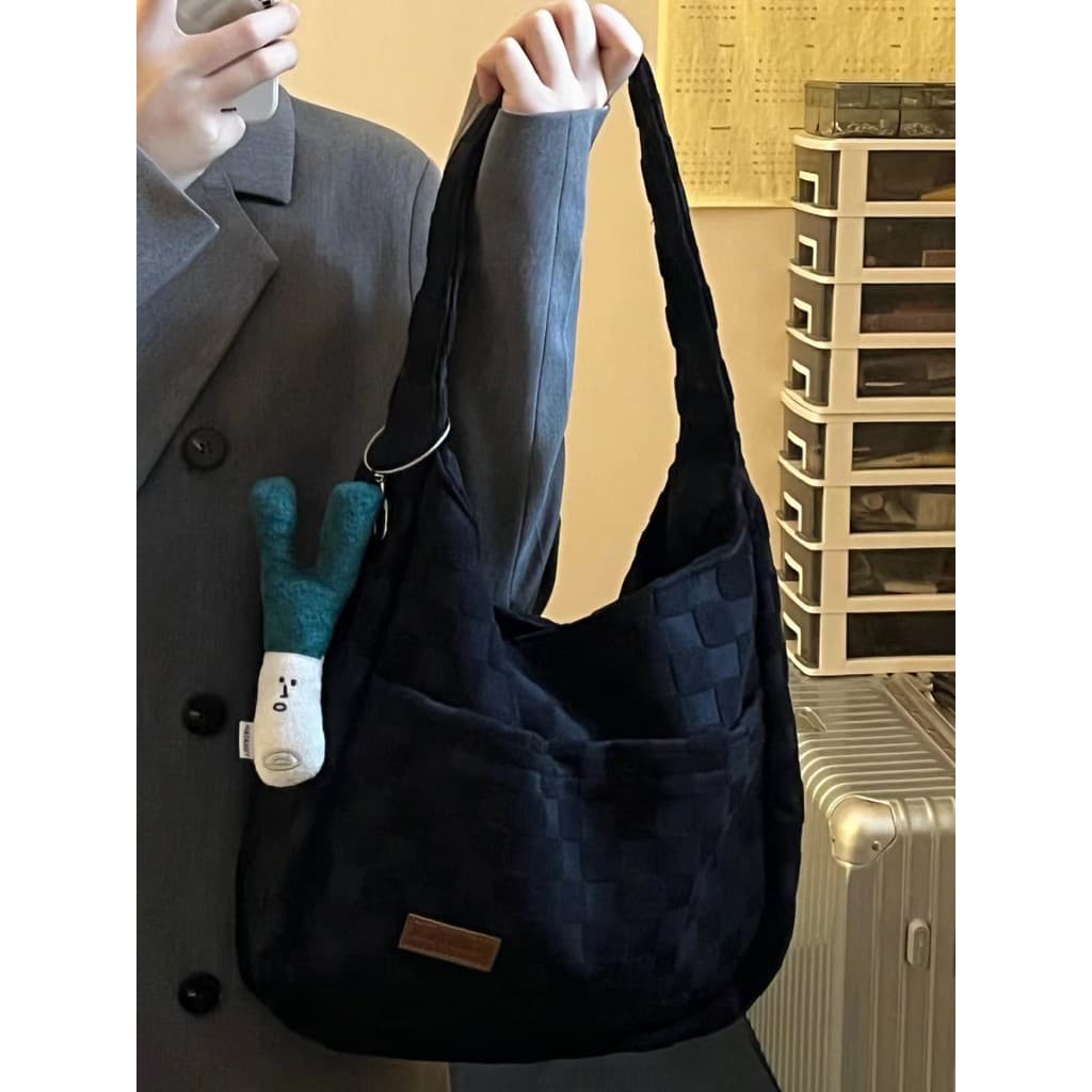Temperamento T Preto!Zhao Lusi Mesmo Estilo Preto Waffle Lona Bolsa Mensageiro Estudante Feminina Sacola de Grande Capac