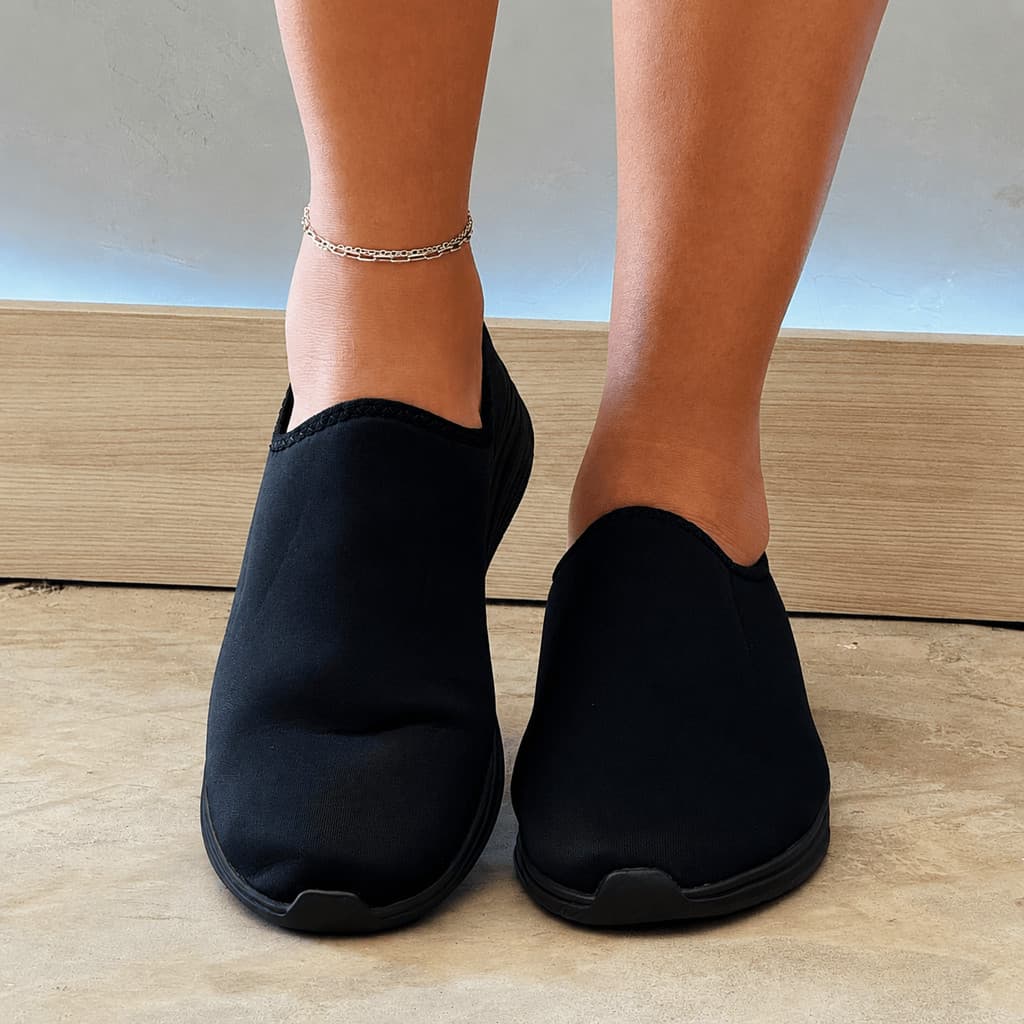 Tênis Feminino Preto Plataforma Confortável Leve Slip On Liso Elegante e Moderno