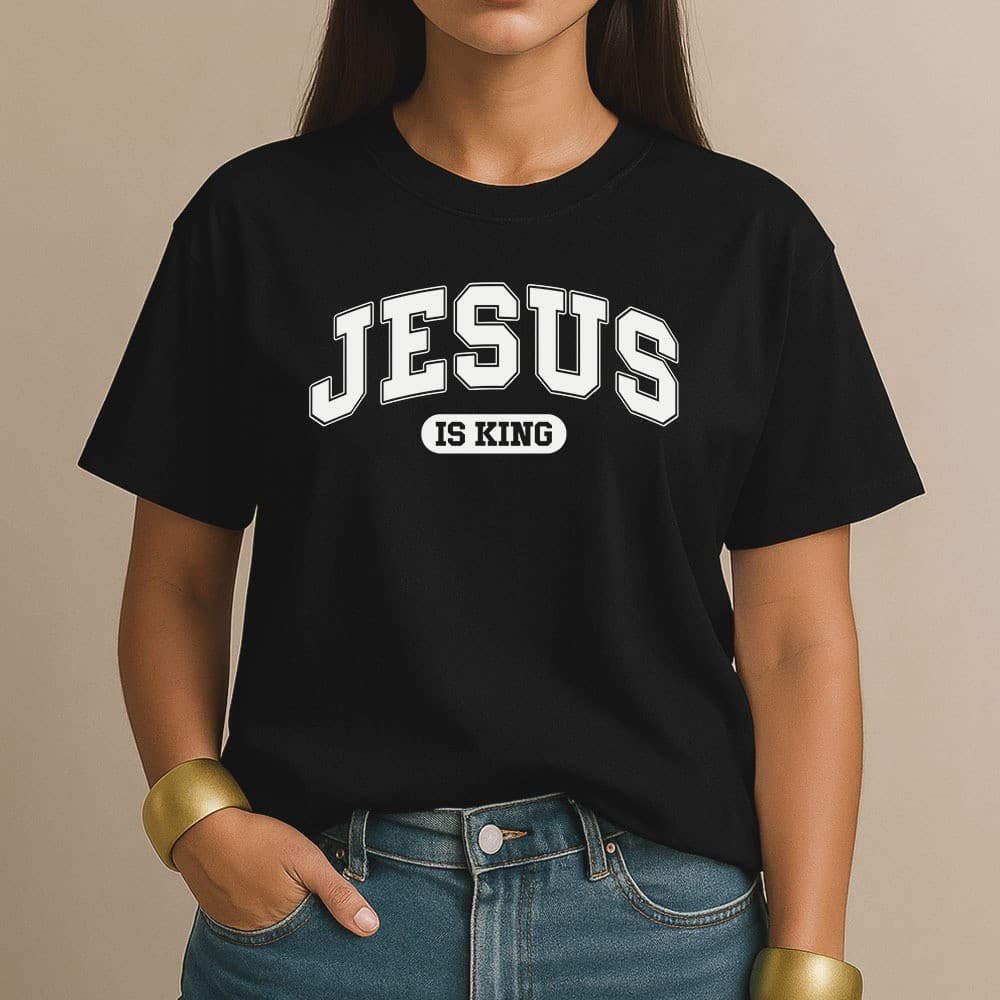 Camiseta 100% Algodão Jesus Is King Estampa Cristã College Camisa Feminina Cristã Casual Dia a Dia