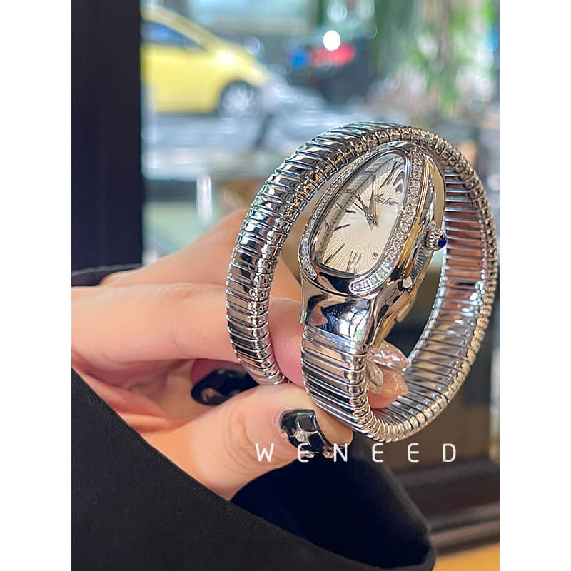 Único em forma de cobra pulseira relógio feminino 2025 novo estilo senhoras luz luxo nicho arte feminino cabeça de cobra
