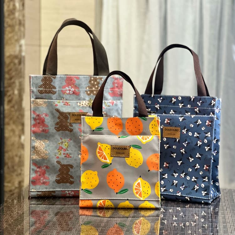 Versão coreana novo estilo dos desenhos animados bolsa à prova dwaterproof água lancheira saco portátil mamãe saco de cl