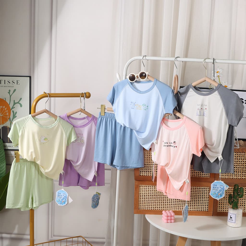 Crianças verão estilo fino Modal terno meninos meninas recortado pijamas de manga curta gelo seda Loungewear de duas peç