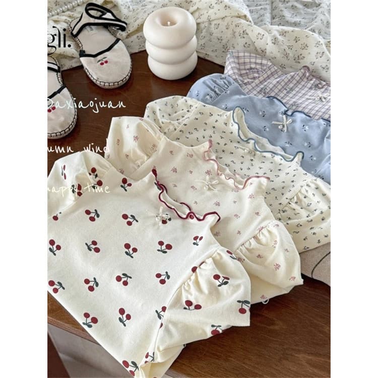 Feminino bebê outono versão coreana Floral camisa de fundo 2024 primavera outono novo estilo menina moda All-Match meia