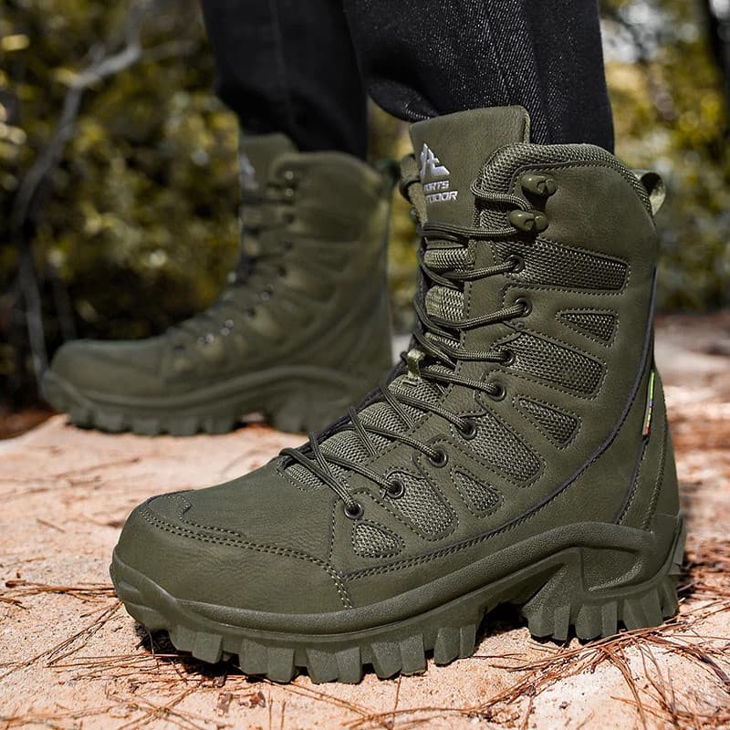 Novas Botas de Trabalho Masculinas de Couro, Botas de Combate para Deserto, Calçados de Hiking Antiderrapantes para Home