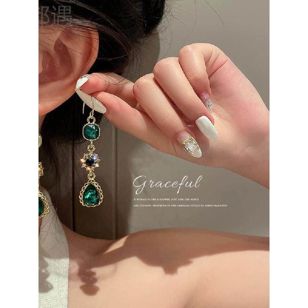 2026 novo estilo na moda feminino francês Retro verde strass orelha gancho barroco brincos estilo palácio temperamento b
