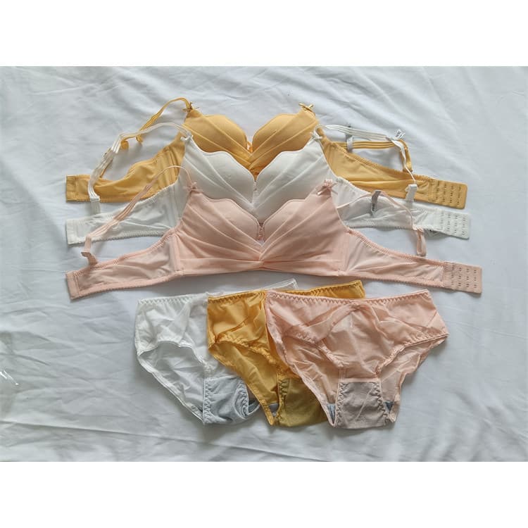 D34-07 feminino sem fio espessura média macio tamanho pequeno peito AB copo sutiã conjunto de roupa interior um conjunto