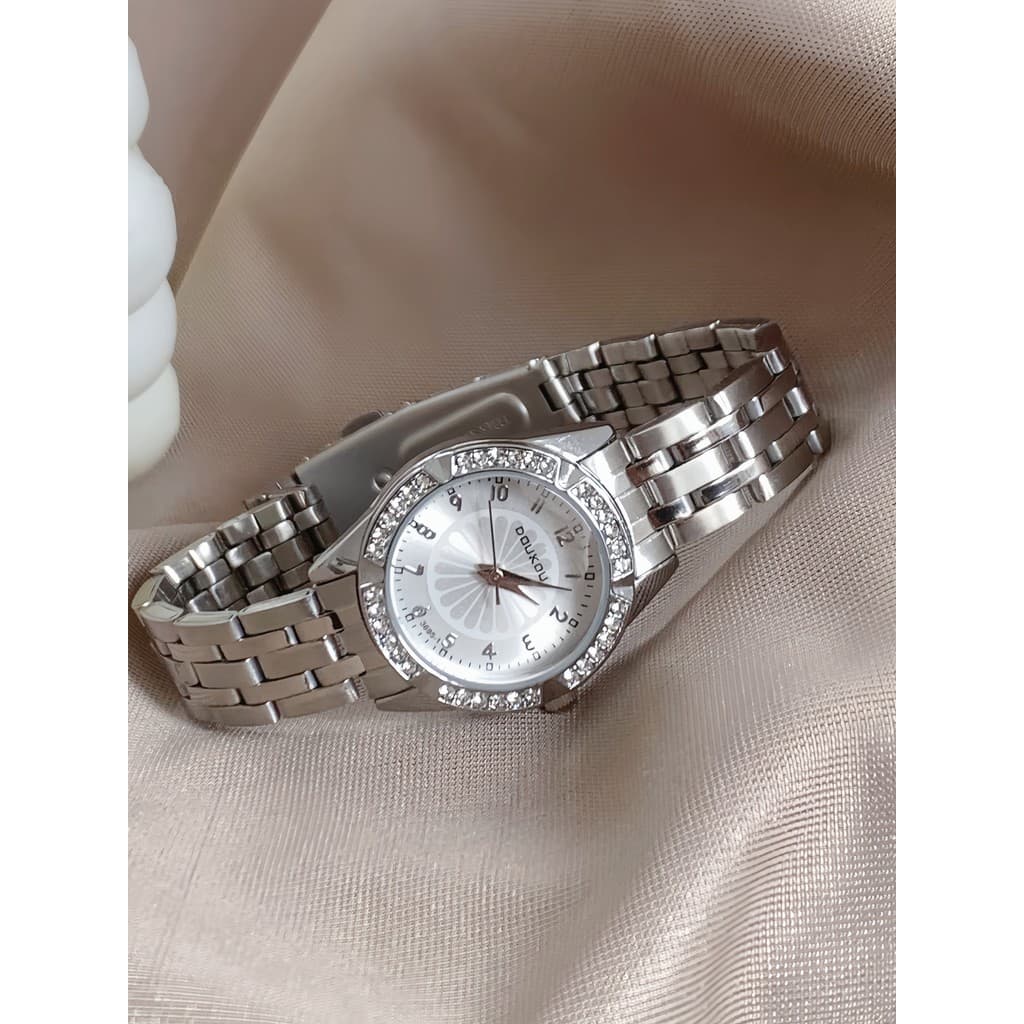 Relógio literário feminino banda de aço pequeno mostrador diamante-cravejado luz luxo nicho Design simples temperamento