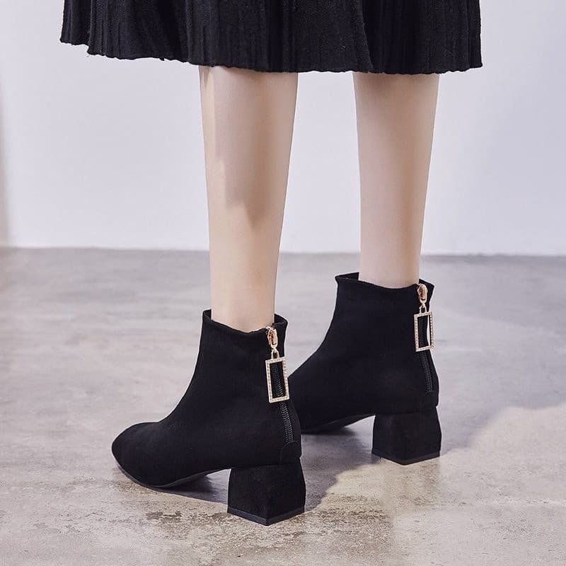 2026 outono inverno Martin botas femininas All-Match salto médio salto grosso botas curtas femininas Plus Size 41 dedo d