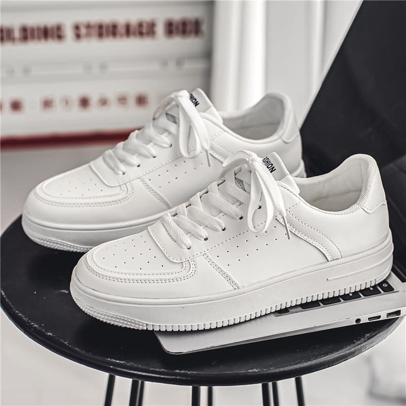 Pequenos sapatos brancos masculinos primavera respirável adolescente Casual All-Match sapatos masculinos 2026 novo estil