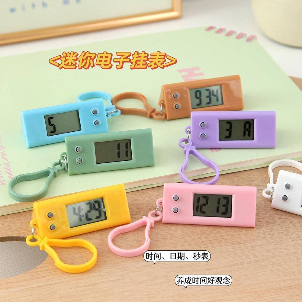 Moda simples Mini relógio de parede eletrônico doce cor estudante temporizador portátil bonito triângulo chaveiro relógi