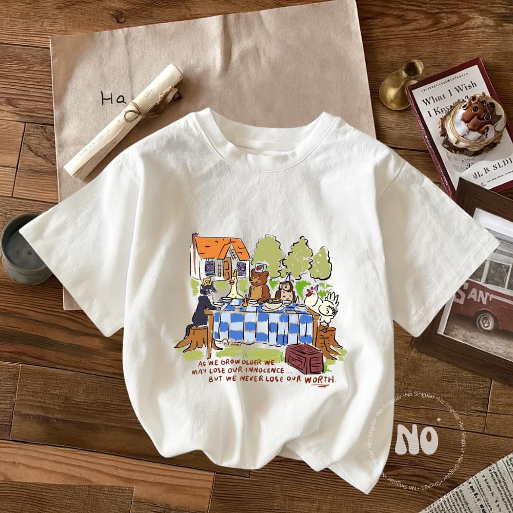 Camiseta Desenho Pequeno Urso Nostalgia "A medida que envelhecemos" Algodão