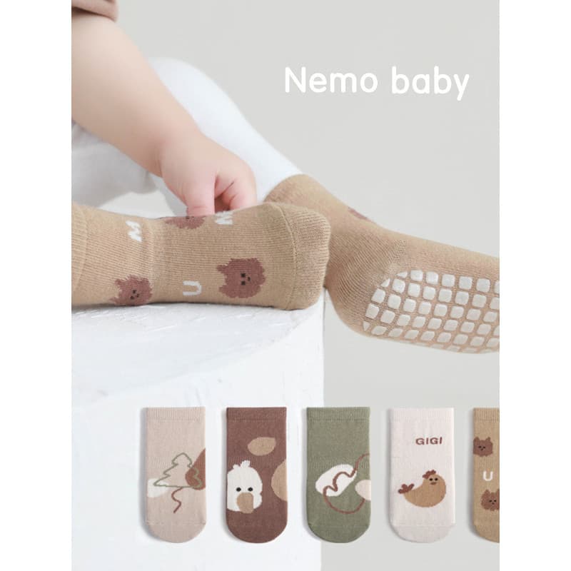 Primavera outono bebê novos produtos meias de chão do bebê bonito dos desenhos animados Anti-deslizamento ponto cola int
