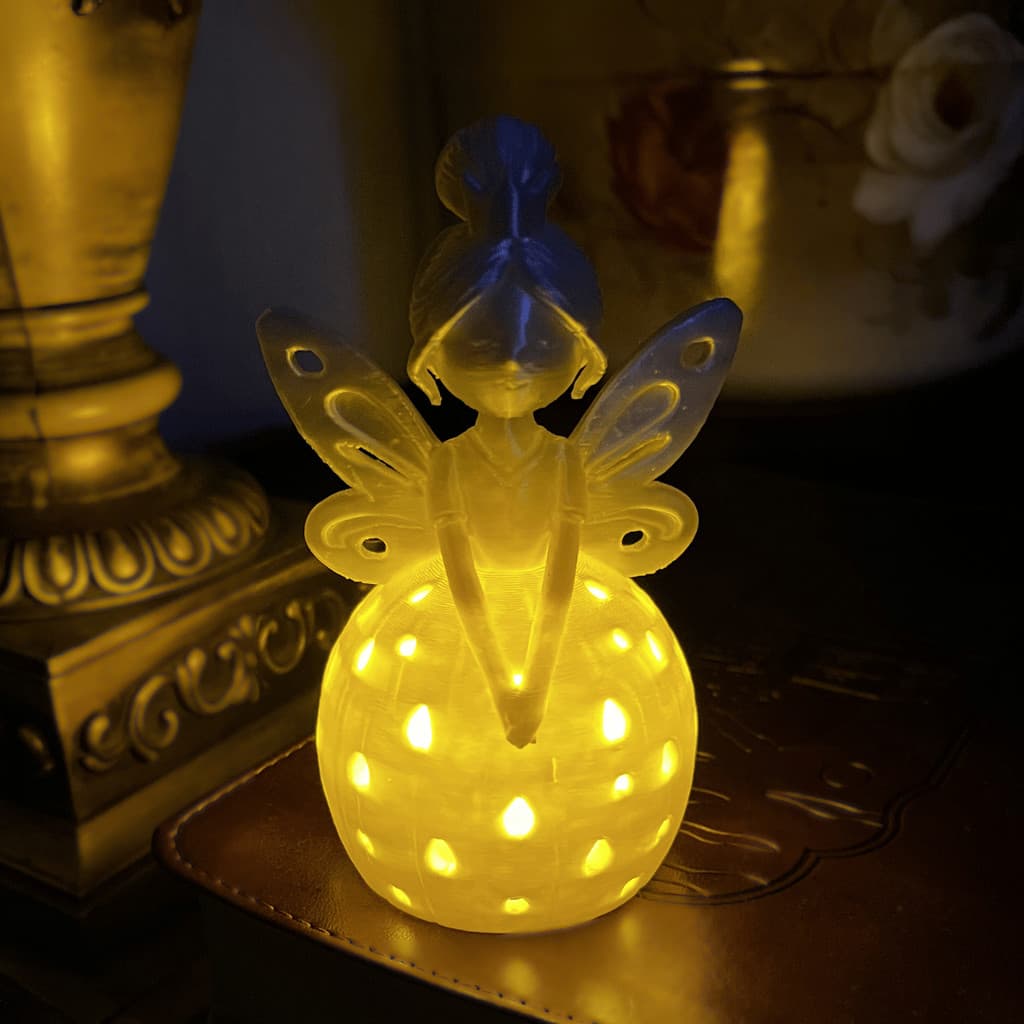Abajur Fada Luminária LED Decorativa Quarto Bebê Mesa Cabeceira Presente Decoração