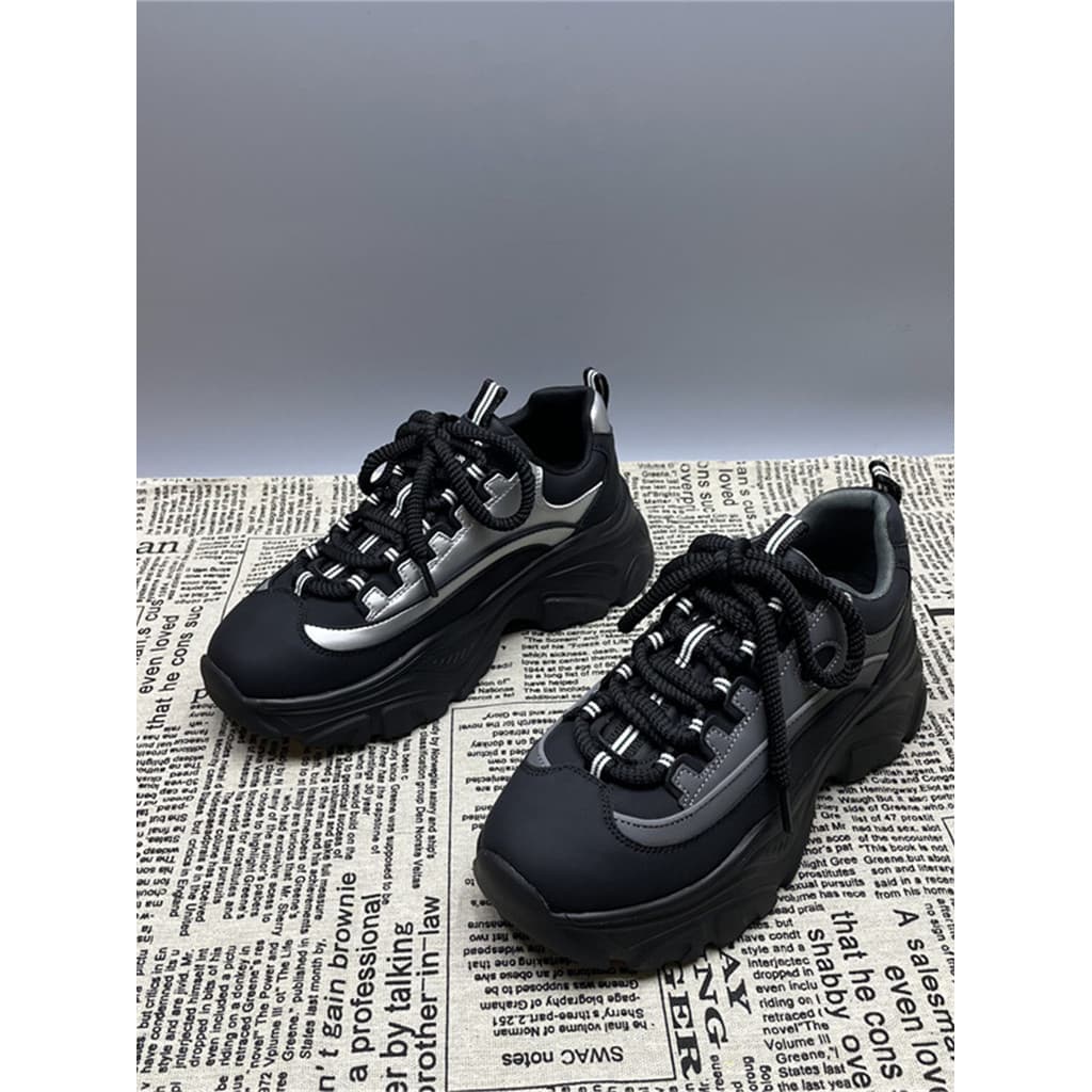 Sapatos papai de sola grossa feminino 2025 outono novo estilo Retro All-Match venda quente sapatos esportivos casuais re