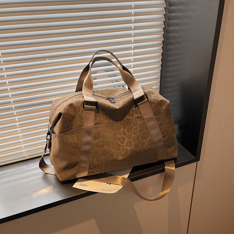 2025 Novo estilo Bolsa de viagem com estampa de leopardo Bolsa de treinamento leve de grande capacidade Viagem de negóci