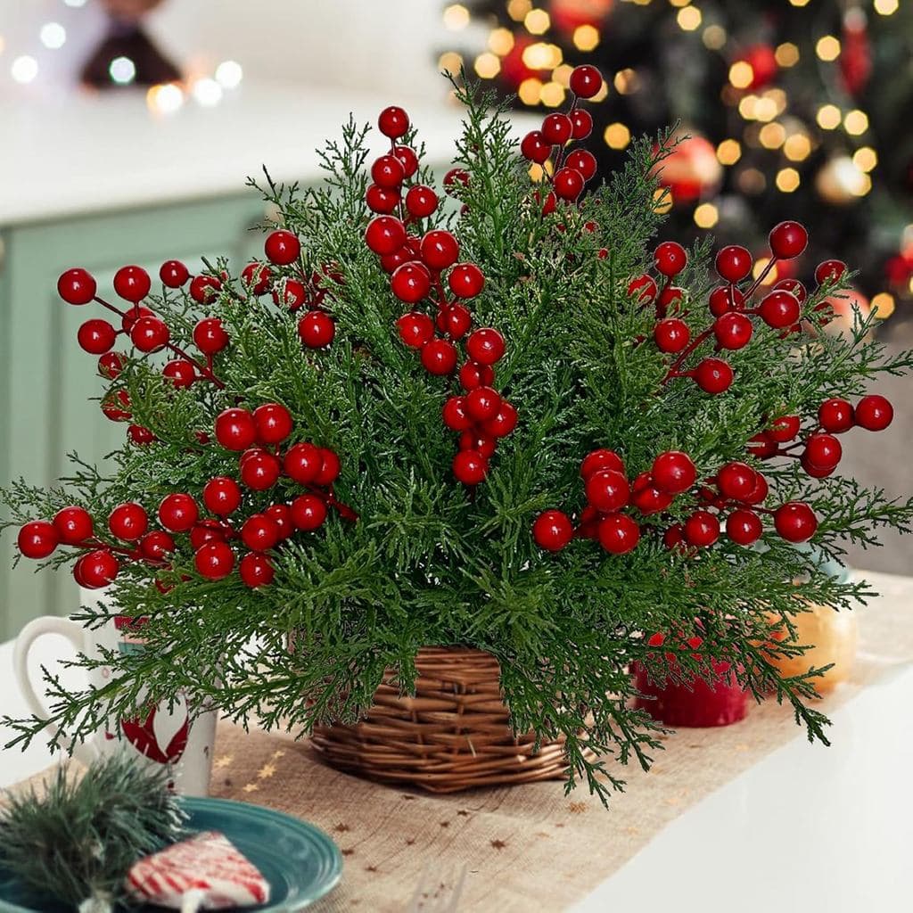 Sadoia 4 Pacotes com 140 Peças de Galhos de Pinheiro Artificiais de Natal com Flores e Ramos de Frutas Vermelhas, Guirla
