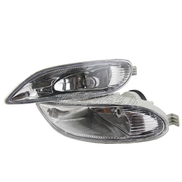 Adequado para 02 03 04 05 06 Camry 2.4 lâmpada de nevoeiro pára-choques abajur dianteiro nevoeiro escudo Semi-montagem