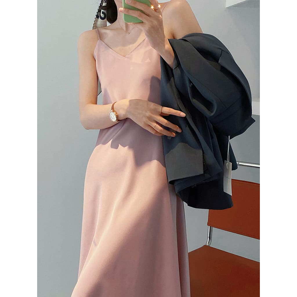 Flor de cerejeira rosa acetato cetim Drape Sling vestido feminino cor clara generoso estilo legal decente saia High-End