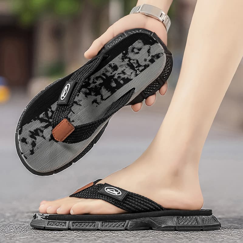 Verão Flip-flops chinelos de merda masculinos exterior usar sapatos de praia primavera sola macia as sandálias mais difí