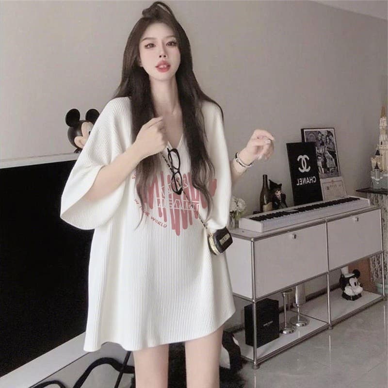 Influenciador solto confortável versão grande impresso com decote em v manga curta camiseta feminina verão novo estilo m