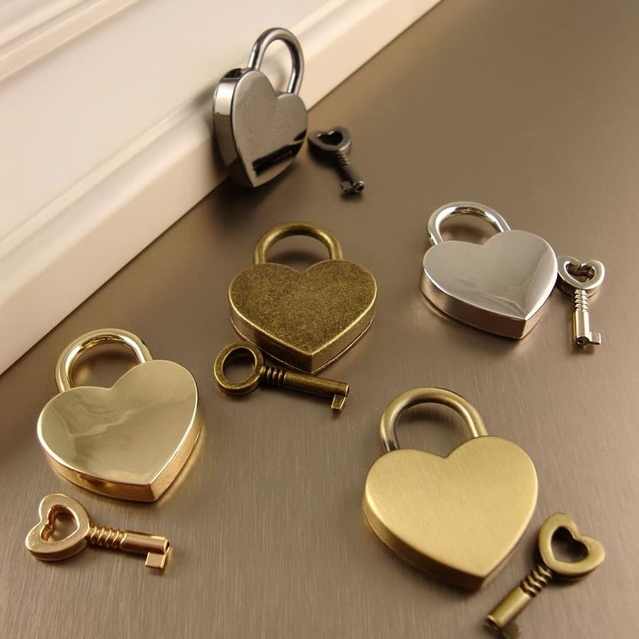 1pc Cadeado de Metal em Forma de Coração com Chave Acabamento Polido Cadeado de Amor para Bagagem e Acessório de Bolsa F