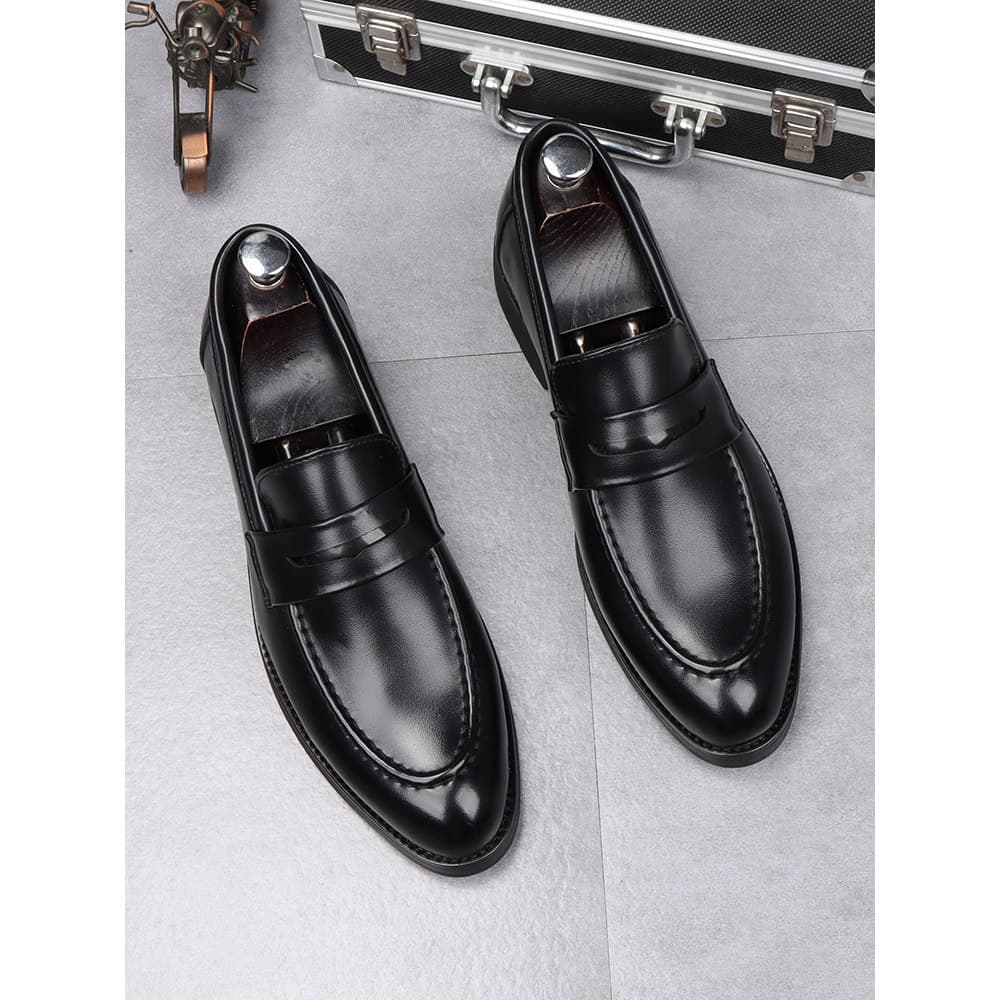 Sapatos de couro casuais de negócios masculinos bico fino versão coreana na moda Pedal de aumento interno sapatos mascul