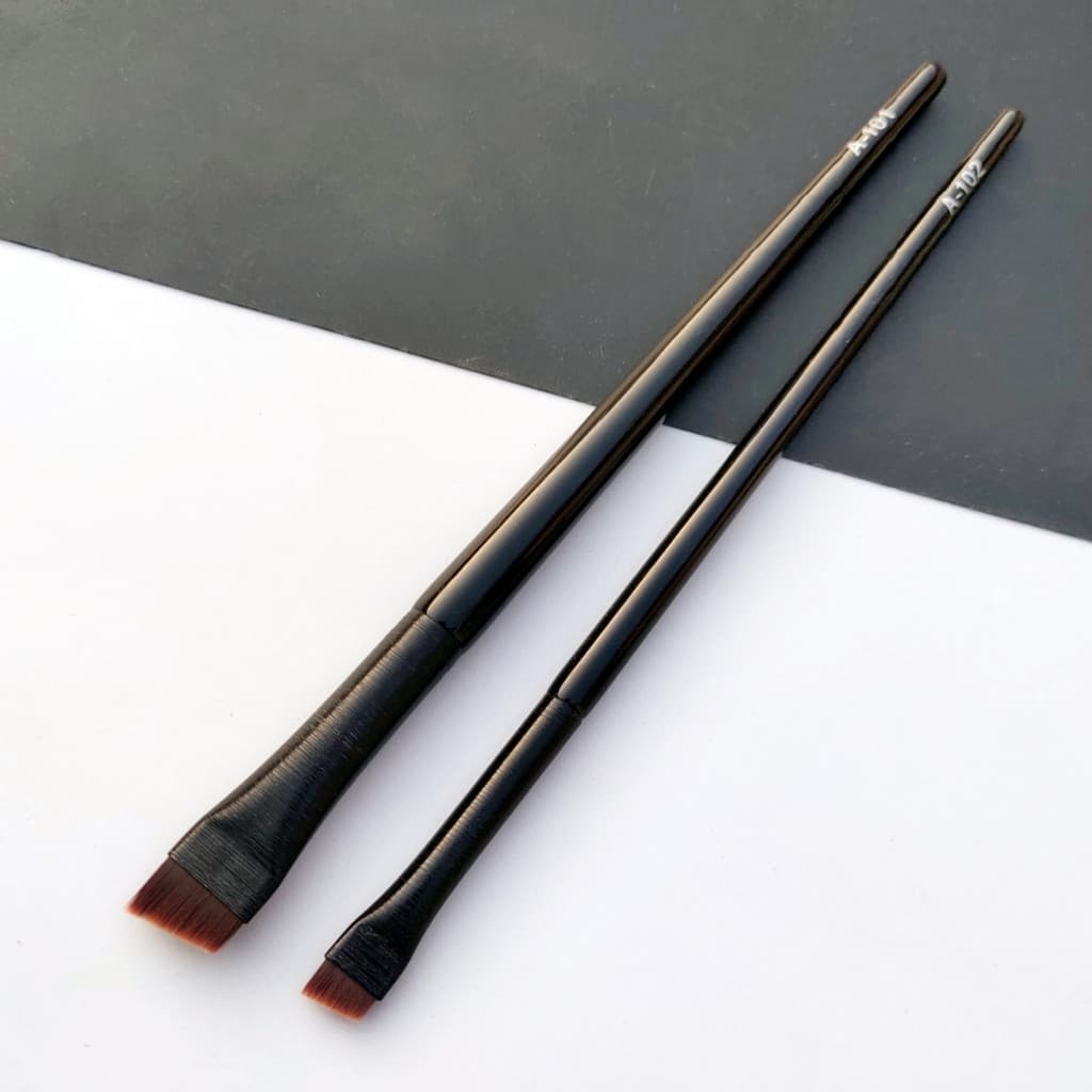 Wong Feifei Mesmo Estilo Pincel de Delineador Lâmina Fina Cabeça Plana Pincel de Sobrancelha Pincel de Delineador Ultra-