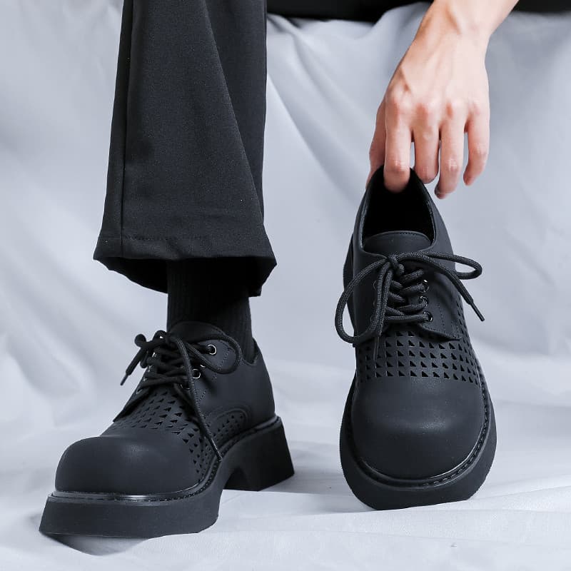 Verão oco Derby sapatos masculinos respirável couro genuíno sola grossa aumentado sapatos de dedo grande nicho High-End