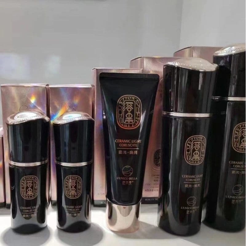 Mais recente data tom de pele produtos de cuidados com a pele tempo-condensação limpador Facial dourado creme erva-doce