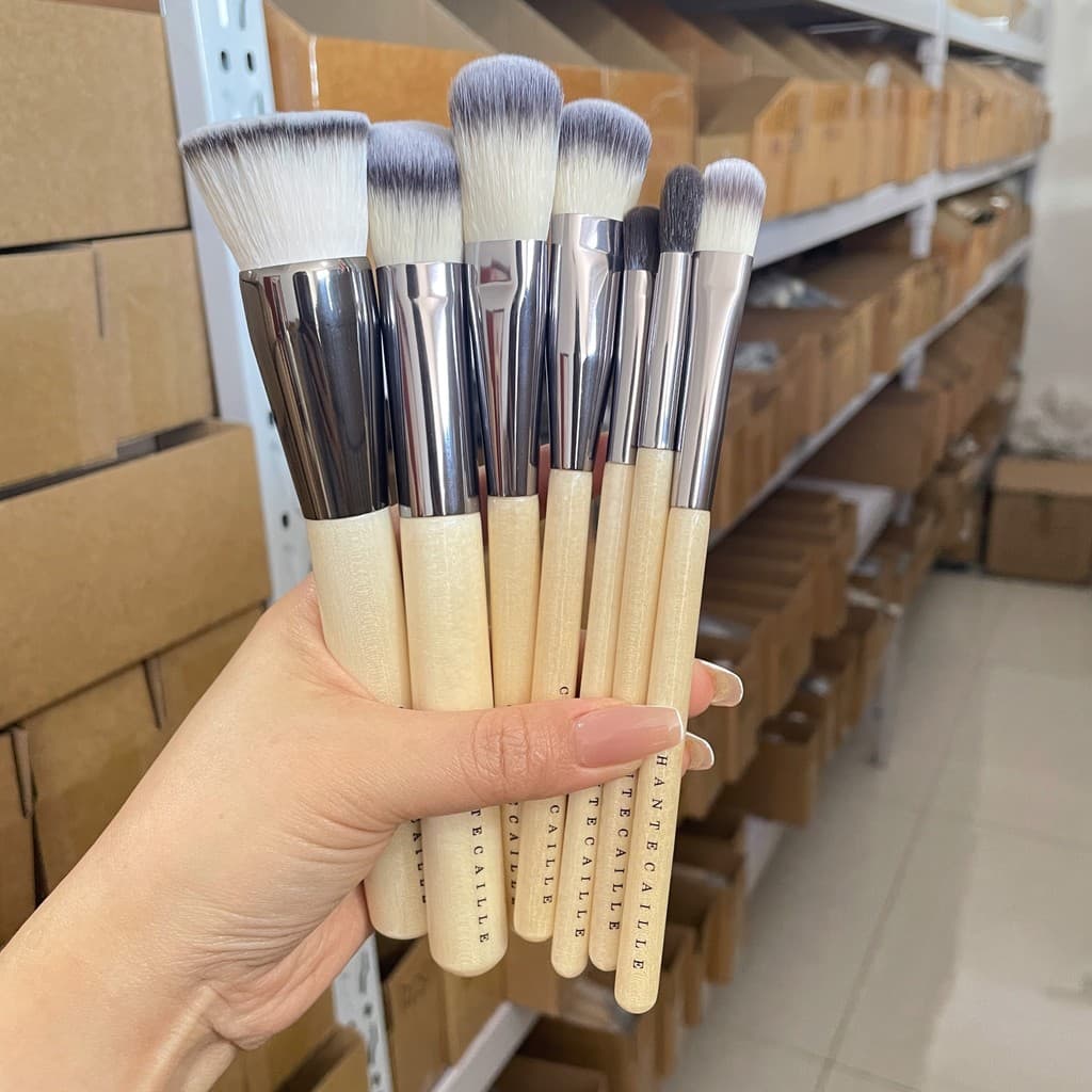 CHANTECAILLE CHANTECAILLE Pincel de maquiagem Pincel de contorno de inclinação Pincel de base Pincel de Blush Pincel de
