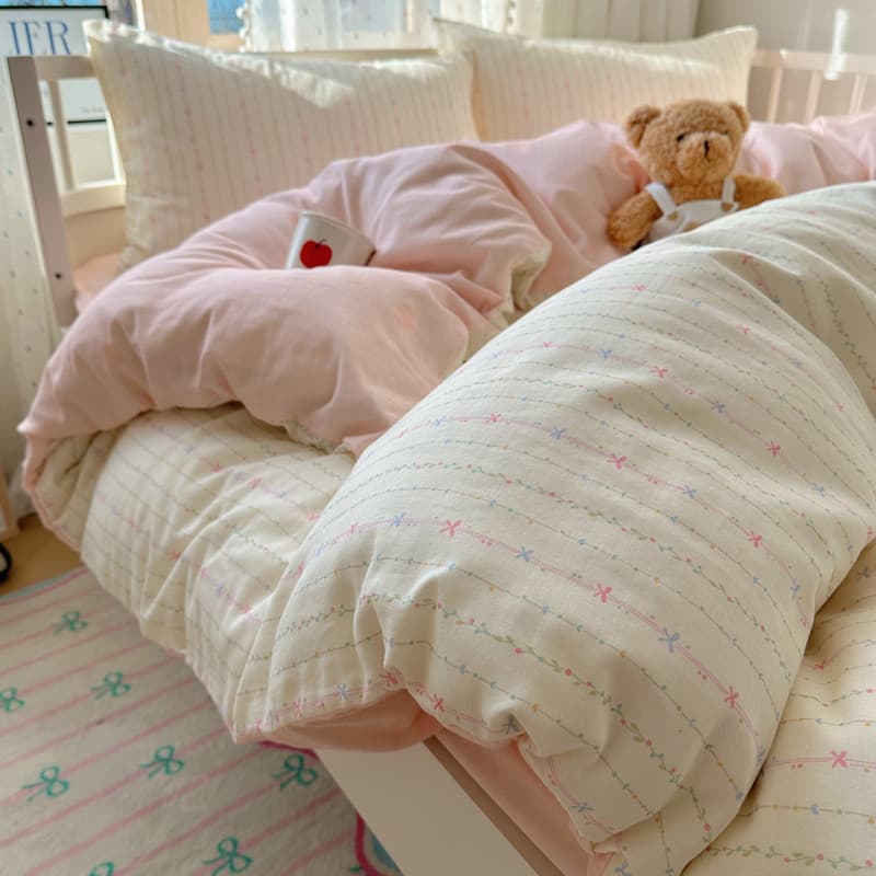Pequeno fresco bonito algodão cama conjunto de quatro peças 100% algodão colcha capa folha dormitório folha de cama conj