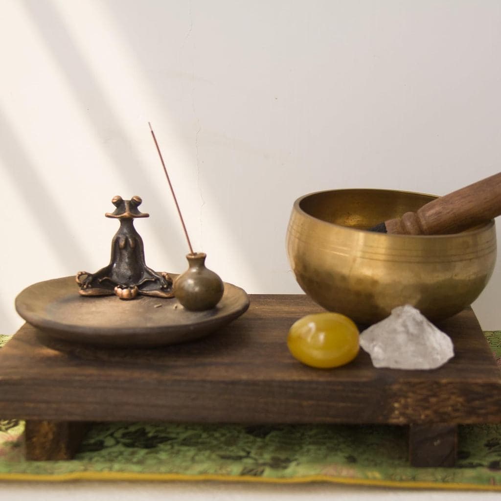 Porta-incenso em formato de sapo, suporte para incenso em cerâmica com acabamento em ferrugem, sapo de meditação em liga