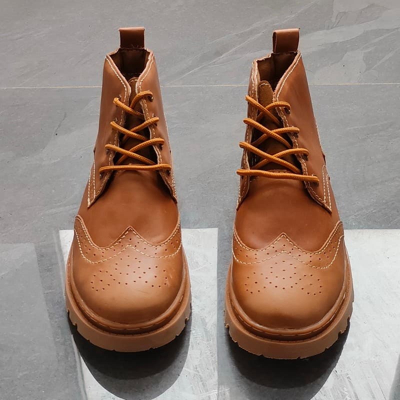 Couro Retro Martin botas de couro genuíno esculpido botas de couro rendas botas femininas Brogue botas curtas botas masc