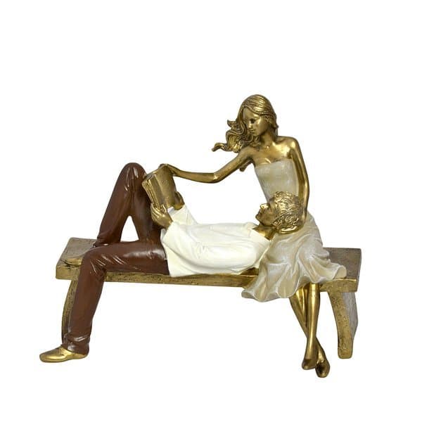 Escultura Decorativa Casal No Banco