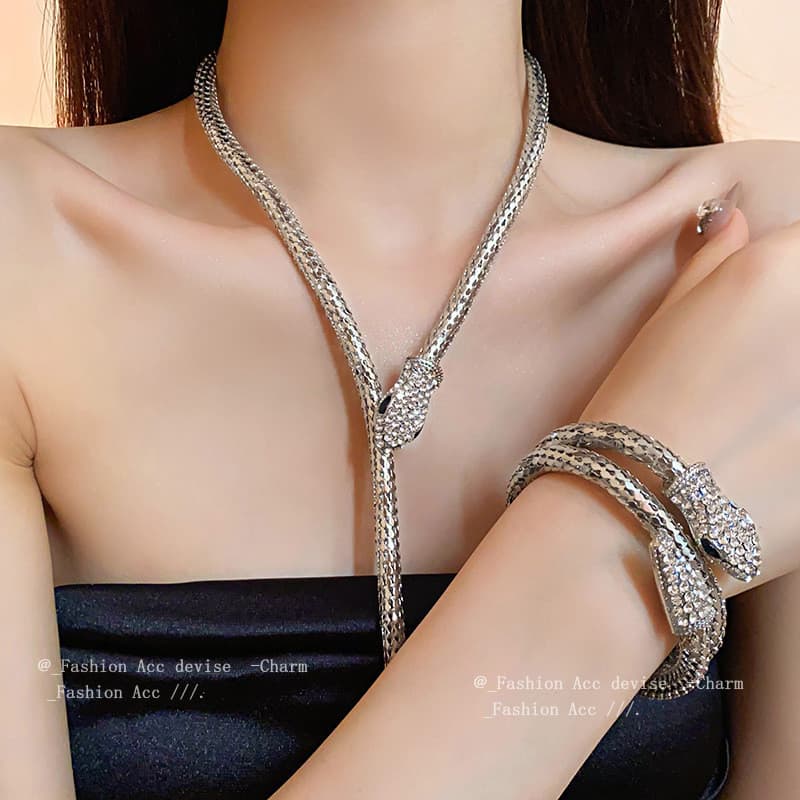 Colar Feminino Cobra Luxo Prata Strass Ajustável Gargantilha Elegante Fashion Brilho Premium