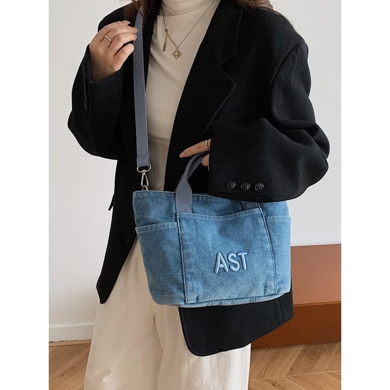 Coreano Casual portátil bolsa de lona feminina 2025 novo estilo nicho All-Match Cross-Body Denim saco leve Commuter pequ
