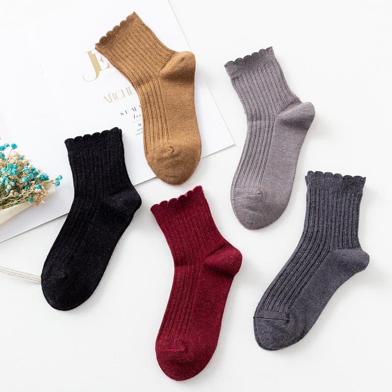 Meias femininas estilo Mori coreano fungo borda pele sentido desenho meias de tubo médio outono inverno estilo versão co