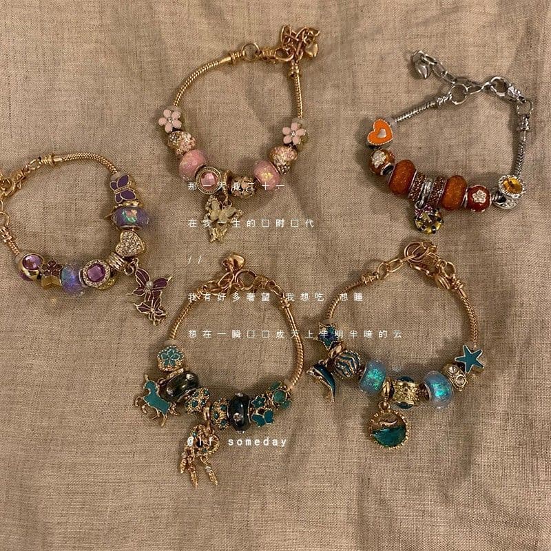 Pulseira de designer com toque luxuoso, artesanato de alta qualidade, estilo vintage de nicho, leve e delicada, estilo r