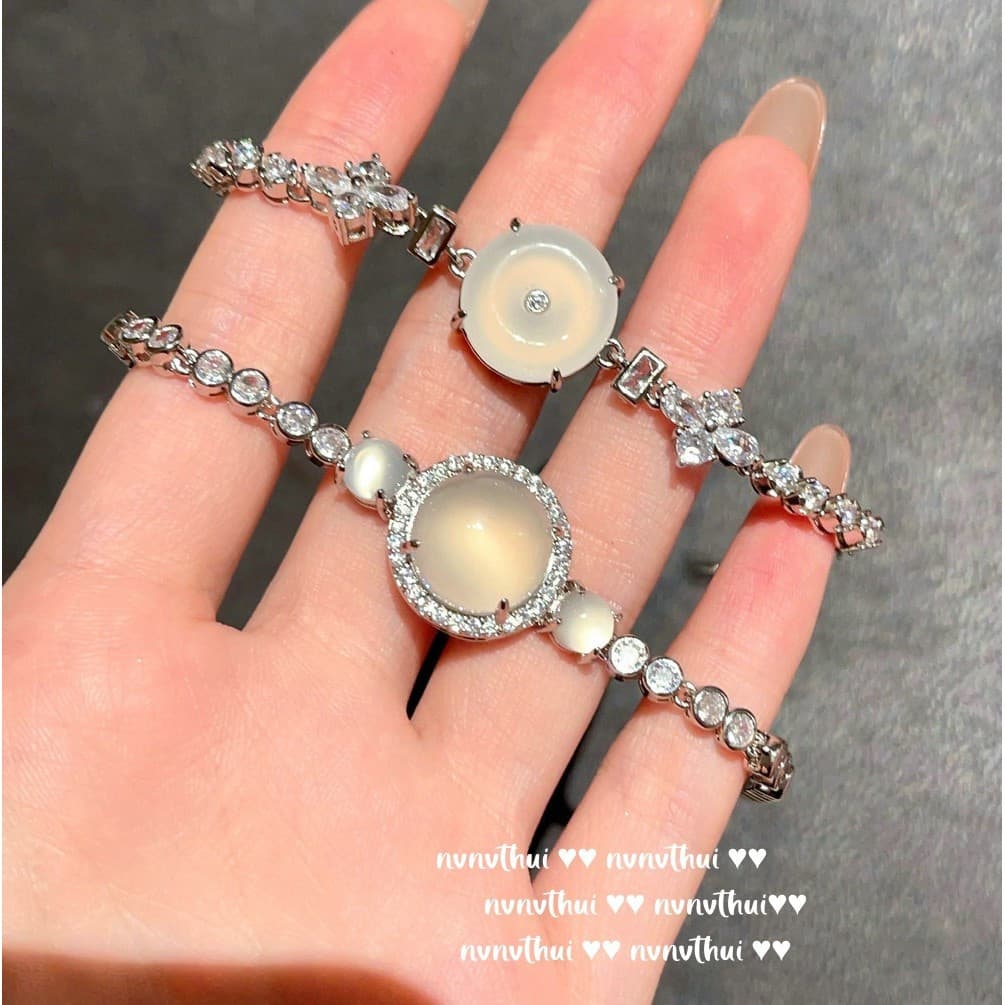 Lichia congelada branca calcedônia fivela segura Gem pulseira concubina sorriso branco calcedônia ovo rosto pulseira emp