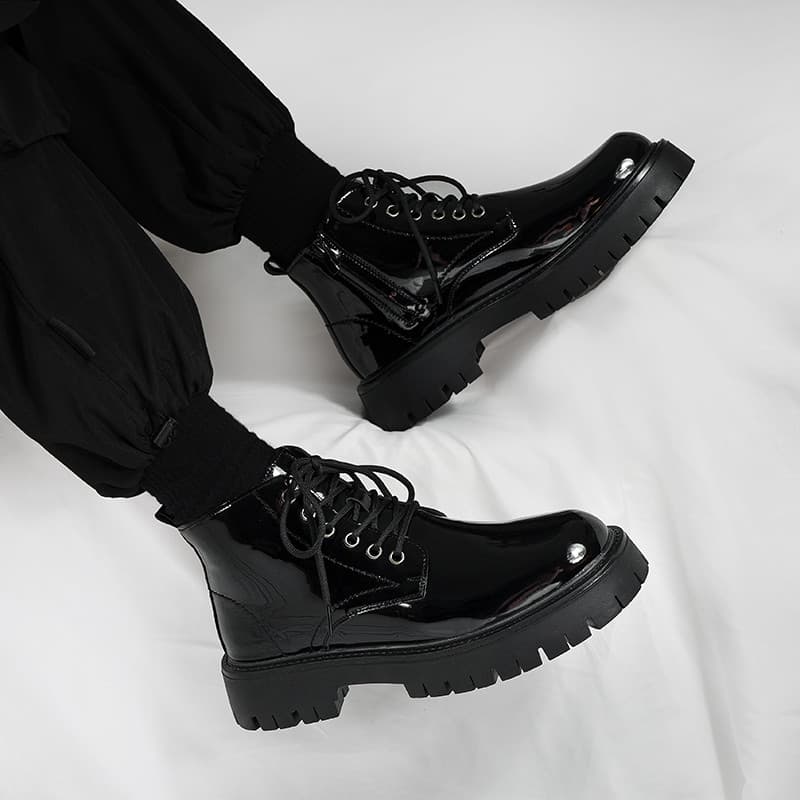 Martin botas masculinas estilo britânico botas de corte médio inverno novo estilo sapatos de couro brilhante preto aumen