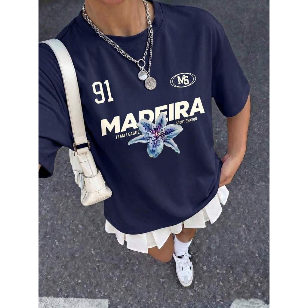 Camiseta Solta Estampa de Flor de Lírio Azul Marinho e Letra "91" - Estilo Streetwear Y2K Casual Esportiva