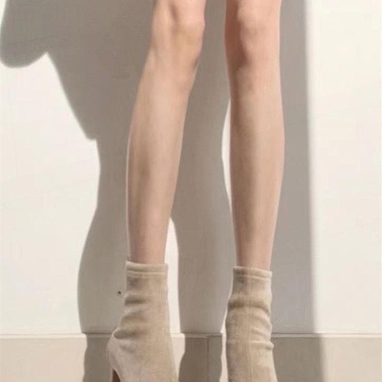 Botas curtas de salto alto de salto grosso feminino 2024 outono inverno novo estilo dedo do pé apontado camurça estirame