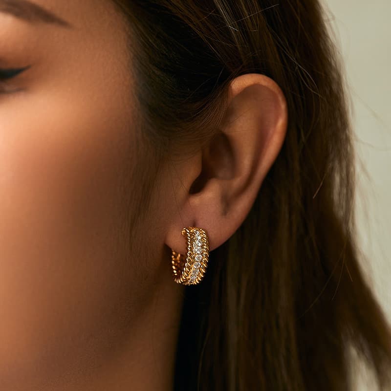 XILANG banhado a cobre 18K estilo ouro Real moda colorido diamante rosqueado torção em forma de C ins moda luz luxo incr