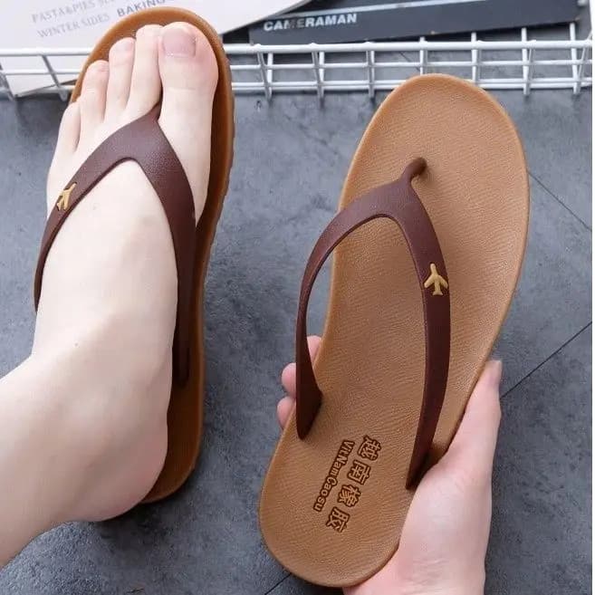 Chinelos masculinos do Vietnã de borracha importados novo estilo chinelos resistentes ao desgaste para pneus