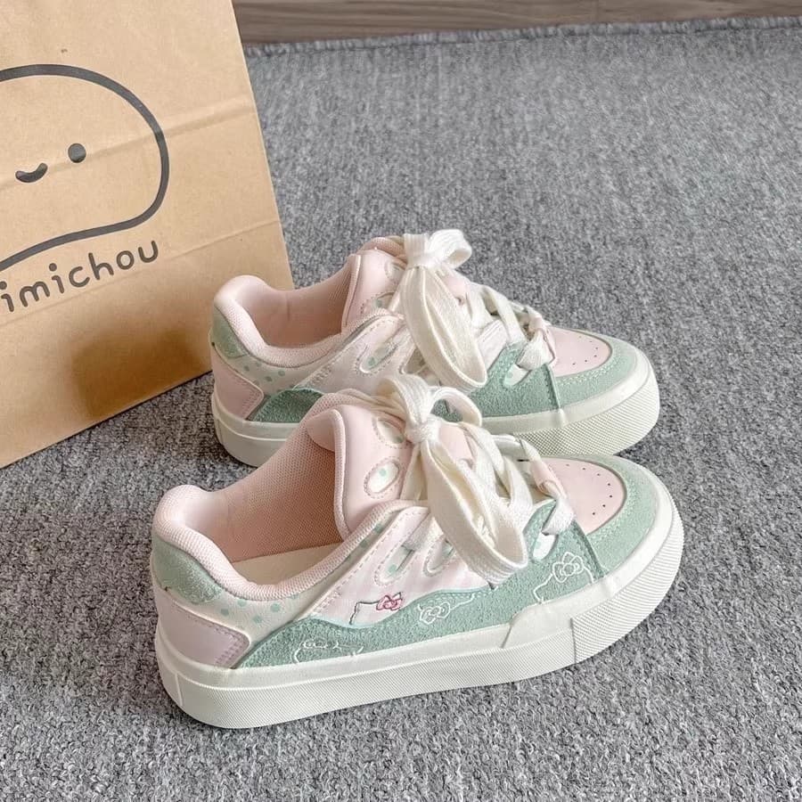 Novos sapatos brancos de sola grossa estudante Casual esportes pão sapatos
