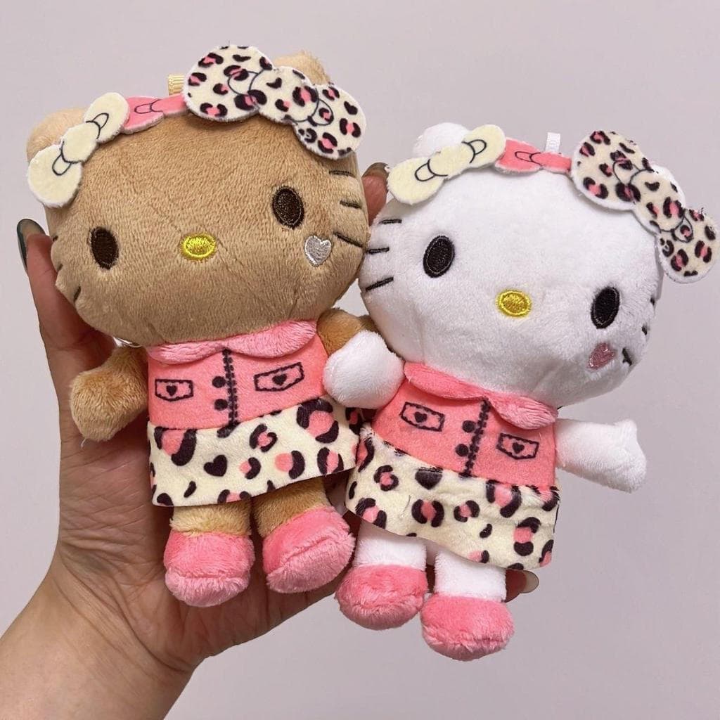 Novo estilo leopardo impressão pele grama preto branco olá Kitty boneca de pelúcia mochila chaveiro pingente na moda bon