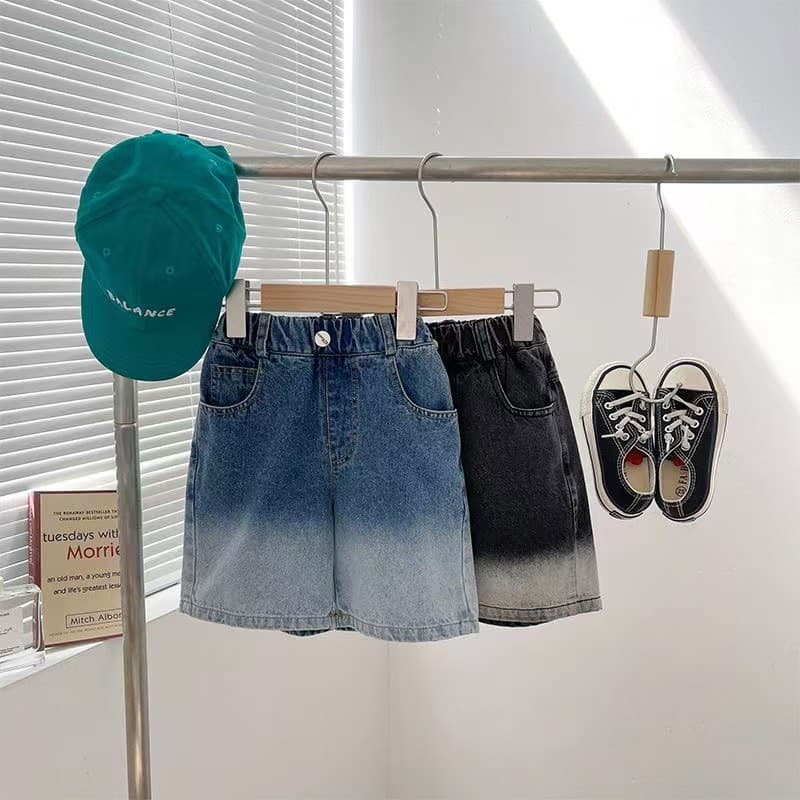 Roupas infantis 2025 verão novo estilo calças infantis crianças versão coreana gradiente Denim Shorts meninos estilo na