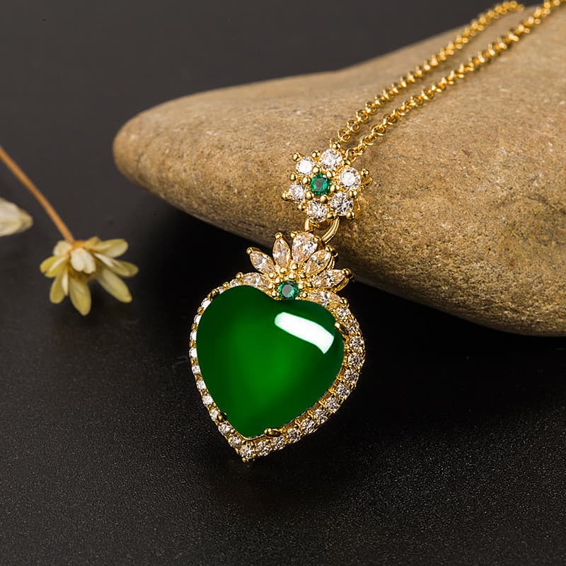 [Estoque pronto] Venda quente amor em forma de coração ágata incrustada verde pingente luz luxo novo estilo High-End col