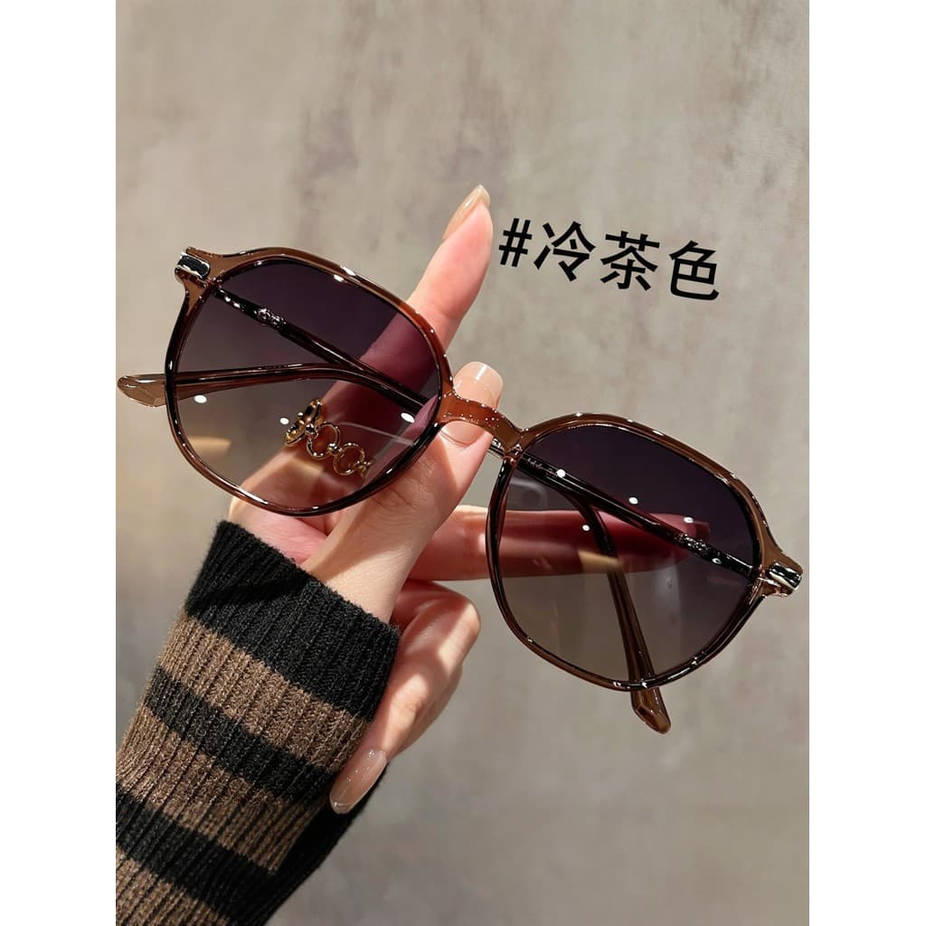2026 novo estilo marrom frio óculos de sol feminino piscando diamante na moda High-End sentido Anti-ultravioleta conduçã